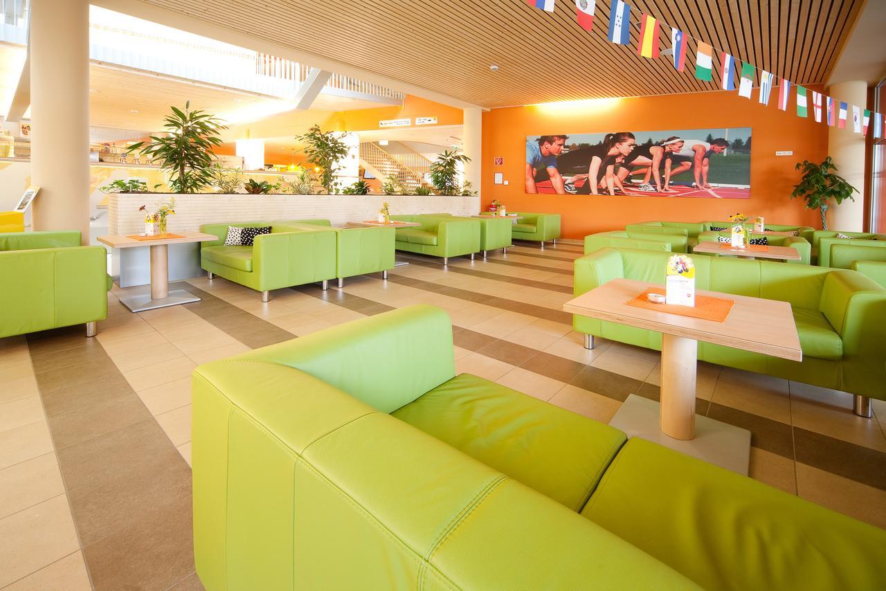 Jufa Hotel ליבניץ מראה חיצוני תמונה
