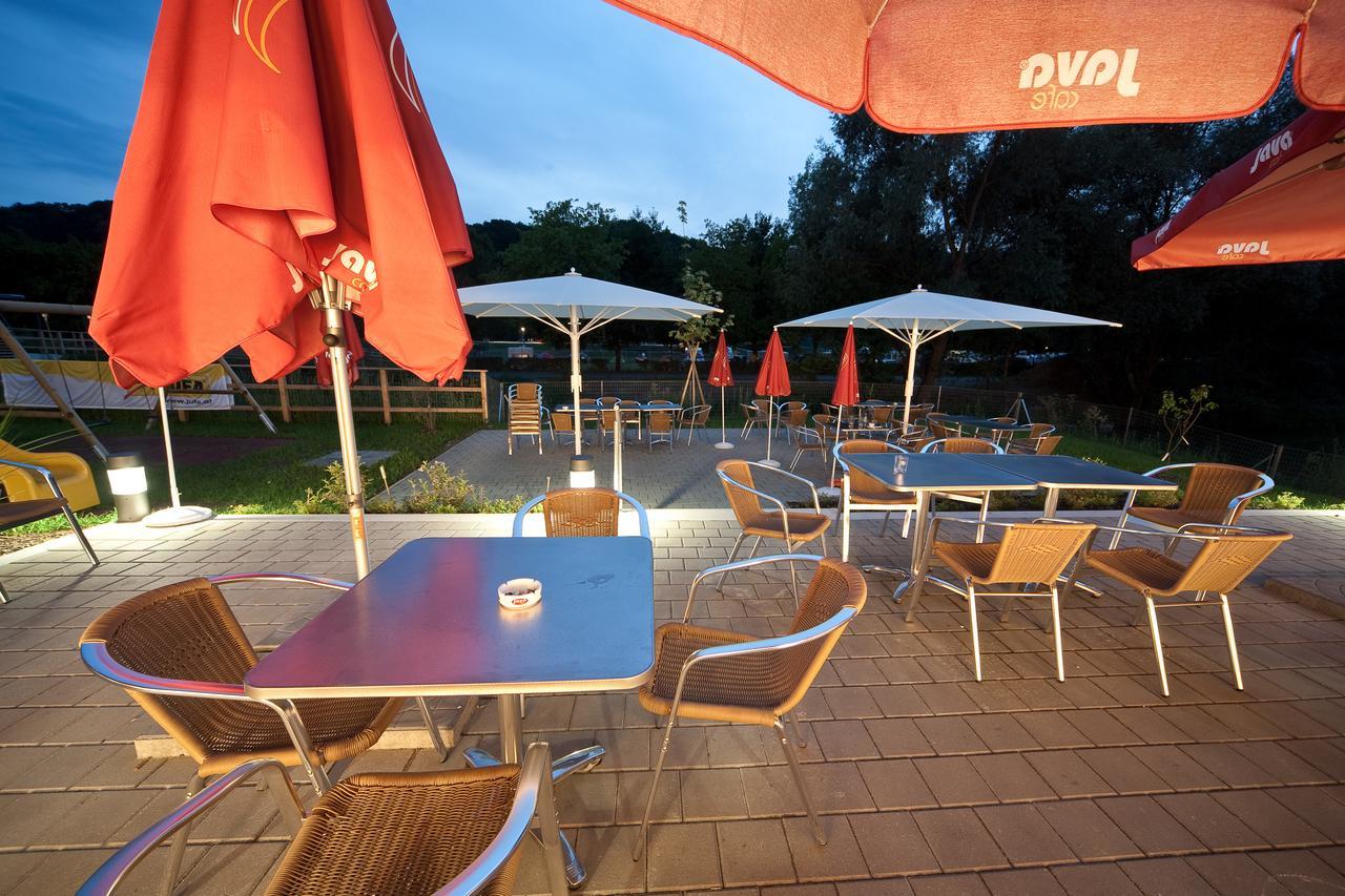 Jufa Hotel ליבניץ מראה חיצוני תמונה