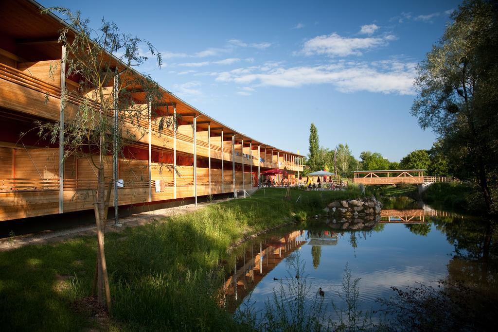Jufa Hotel ליבניץ מראה חיצוני תמונה